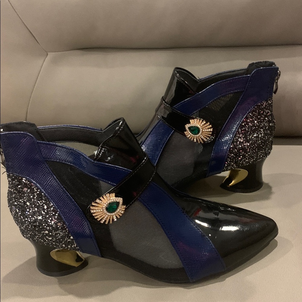 Elegant Black & Navy Women's Ankle Boot with Decorative Gem NEW Size 10 Euro 41